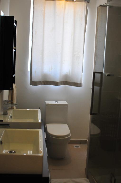 The Seventeen Apartment Hotel Kampala Room photo